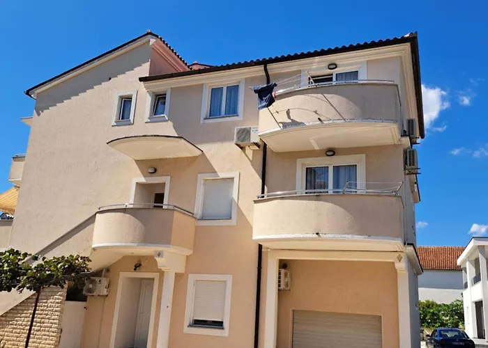 Emma Demarin Apartments
