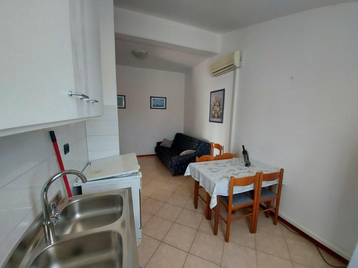 Emma Demarin Apartment *