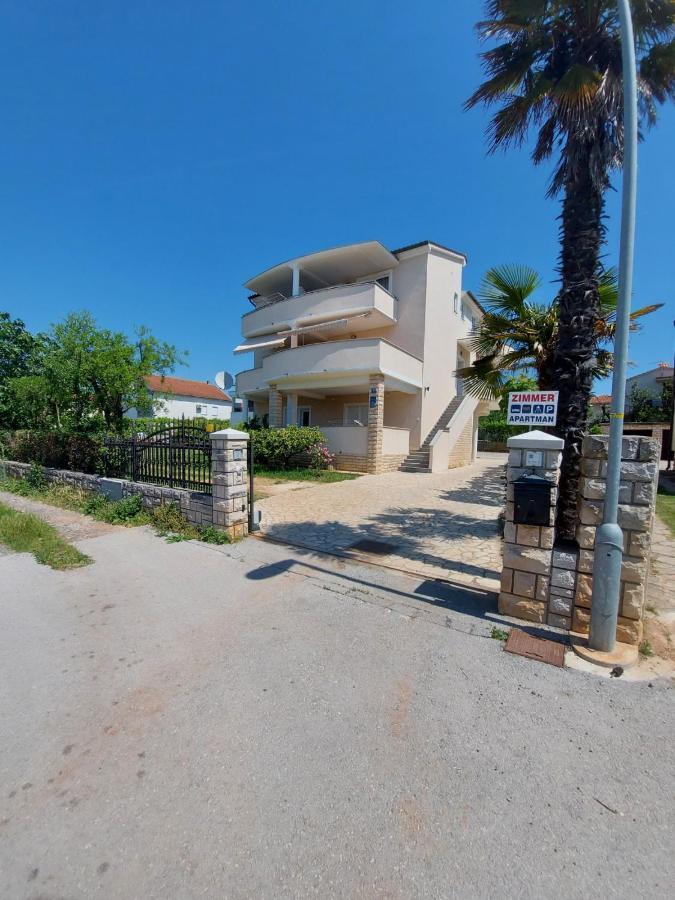 Apartma Emma Demarin