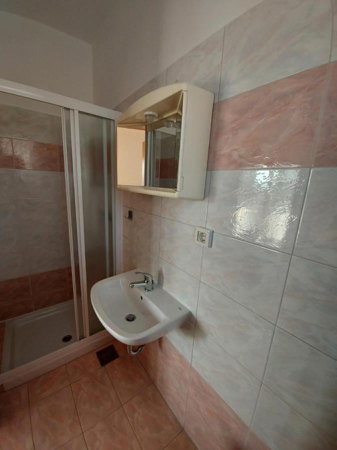 Apartma Emma Demarin
