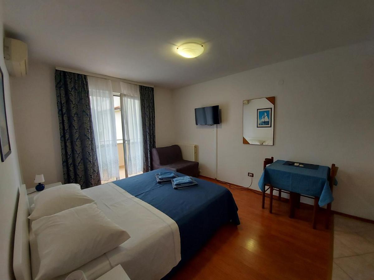 Emma Demarin Apartma *