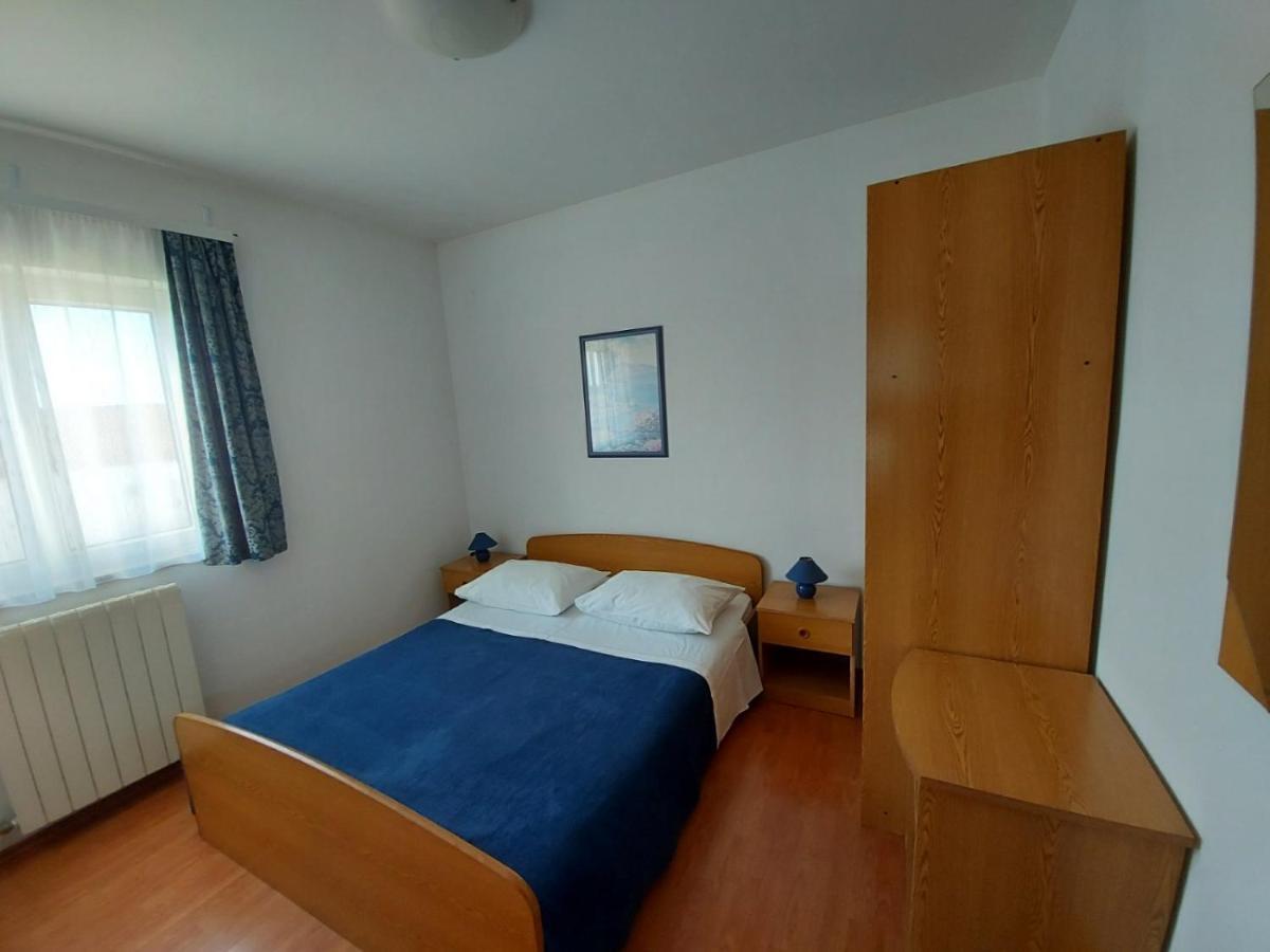 Emma Demarin Apartma *