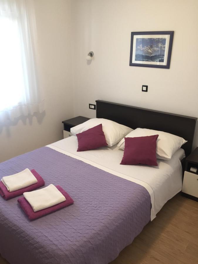Apartma Emma Demarin